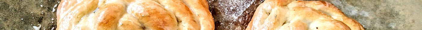 veganer Hefezopf mit Zitrone und Rosmarin