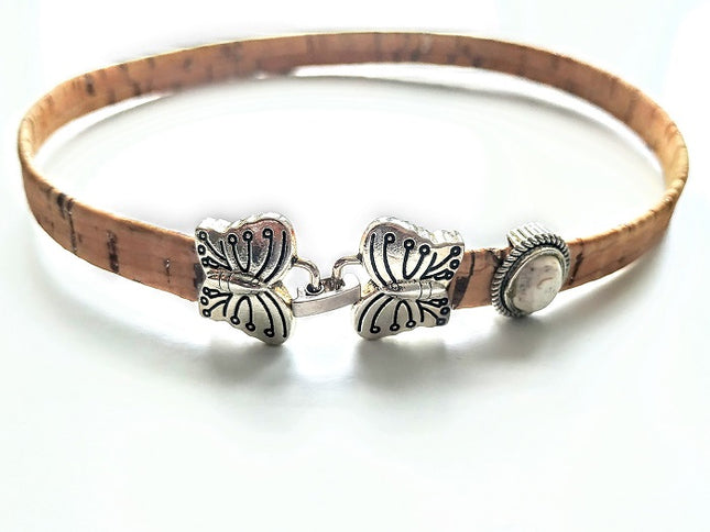 naturfarbenes Korkband, 10mm mit 2 Schmetterlingen als Schließe, Slider mit beigem Stein, nickelfrei, vegan, handmade by Tikiwe®