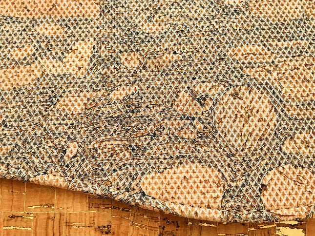Detailaufnahme der Wechselklappe Delta, Kork mit Moos und Korkstücken,