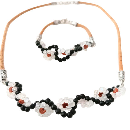 Armband und Collier aus Kork, Mittelteil Mondstein-, Goldfluss- und Grünfluss-Perlchen, Gänseblümchen an grüner Ranke, handmade by Tikiwe