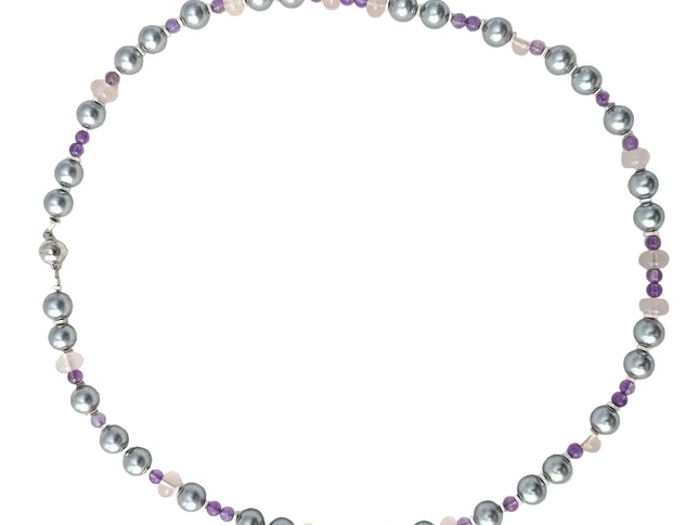 Collier, 54 cm, Magnetschließe, Muschelkernperlen grau, rosa Calcit, Amethyst, nicht vegan!
von Tikiwe
