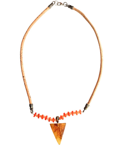 Collier mit Bernsteindreieck mit Feueropal und Sonnenstein von Tikiwe-Taschen aus Kork