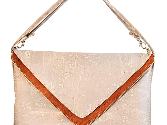 Grau-braune Handtasche aus Kork, design Briefkuvert