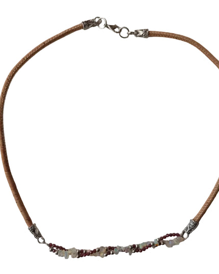 Komplettansicht Korkkordel von Tikiwe mit Mittelteil aus getrommelten Opal und facettiertem Granat
