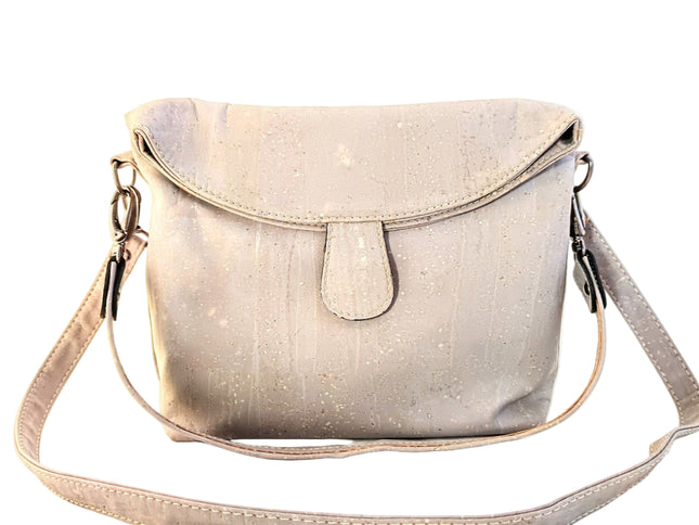 graue Umhängetasche aus Kork mit vielen Innenfächern und 2 abnehmbaren grauen Trägern