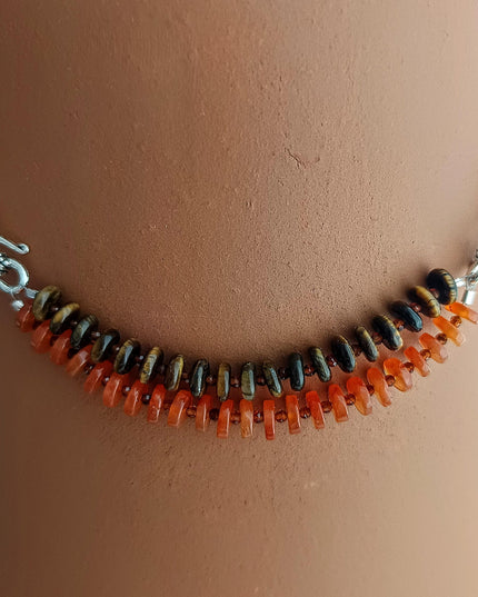 Scheiben aus Feueropal, Tigerauge, Spessartin an einer Kordel aus Kork, handmad by Tikiwe