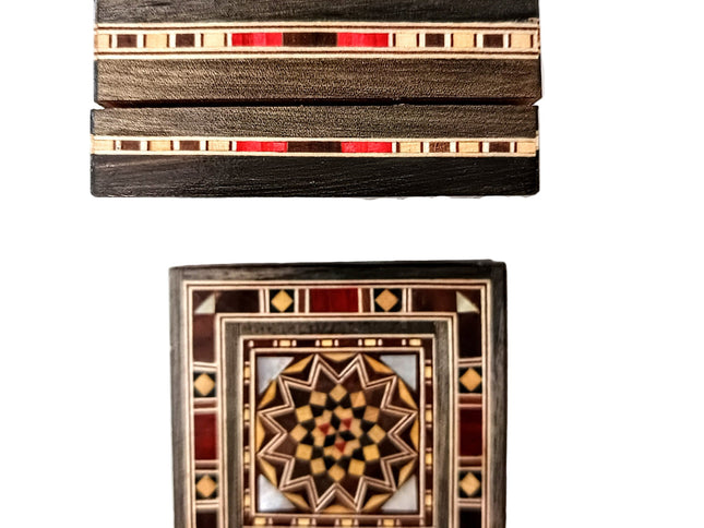 Seiten und Draufsicht vom Schatzästchen mit dem kleinen Stern, mit Perlmutt, deshalb nicht vegan