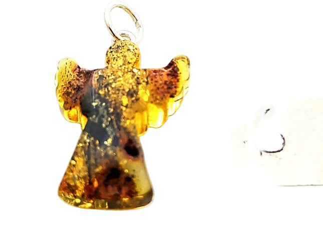 Engel Nummer 6 aus polnischem Bernstein mit silberner Öse an einer Kordel aus Kork