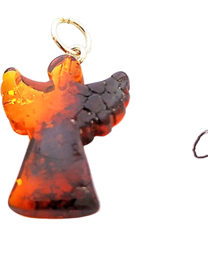 Engel Nummer 9 aus polnischem Bernstein mit silberner Öse an einer Kordel aus Kork mit Farbverlauf von hell zu dunkel