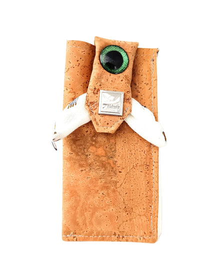 Tikiwe Zyklop, der kleine Brillenzyklop, naturfarbener Kork, glitzerndes grünes Augen, Brillenputztuch