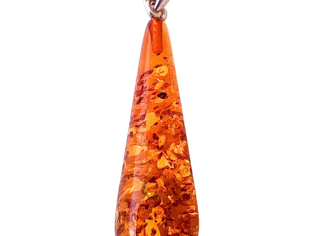 langer schmaler Bernsteintropfen mit 925 Silberöse an Korkkordel