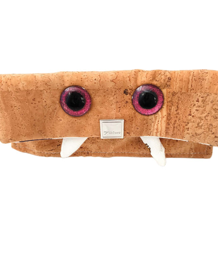 Tikiwe ojo, der kleine Brillenvampir, naturfarbener Kork, glitzernde Augen, Brillenputztuch