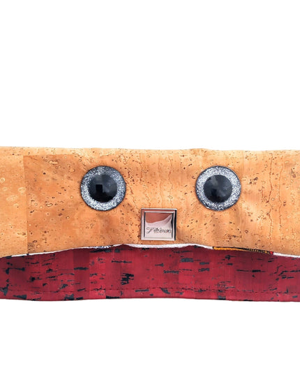 Tikiwe ojo, der kleine Brillenvampir, naturfarbener und burgunderfarbener Kork, glitzernde Augen, Brillenputztuch