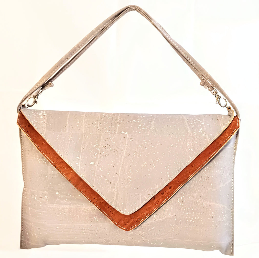 Grau-braune Handtasche aus Kork, design Briefkuvert