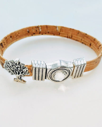 Armband aus Kork mit Lebensbaum, Magnetschließe, klarem Glitzerstein, handmade by Tikiwe®