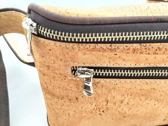 Detail Gürteltasche Kork, naturfarbe, Reißverschluss