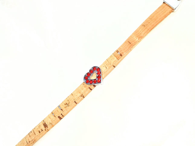 Armband aus Kork, naturfarben, Herz aus Edelstahl und roten Glitzersteinchen, französische Schließe, 10 mm breit