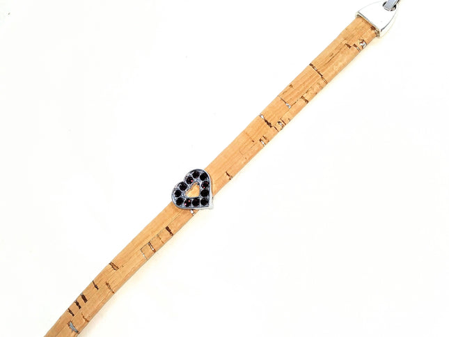 Armband aus Kork, naturfarben, Herz aus Edelstahl und schwarzen Glitzersteinchen, französische Schließe, 10 mm breit
