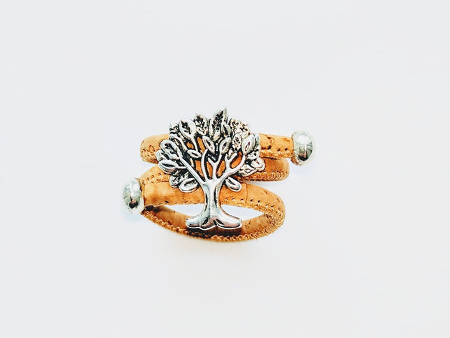 Ring aus weichem, naturfarbenen Kork mit silberfarbenem Lebensbaum