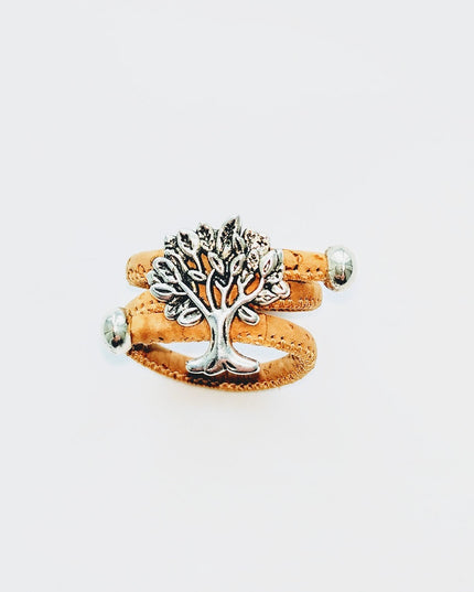 Ring aus weichem, naturfarbenen Kork mit silberfarbenem Lebensbaum