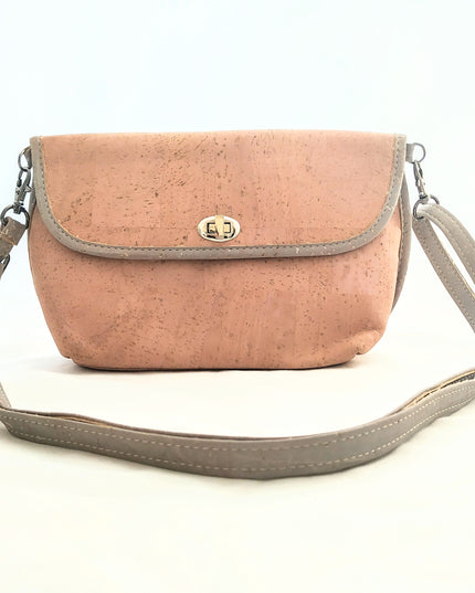 bezaubernde Tasche aus rosa und grauem Kork mit grauem Träger und grauer Einfassung