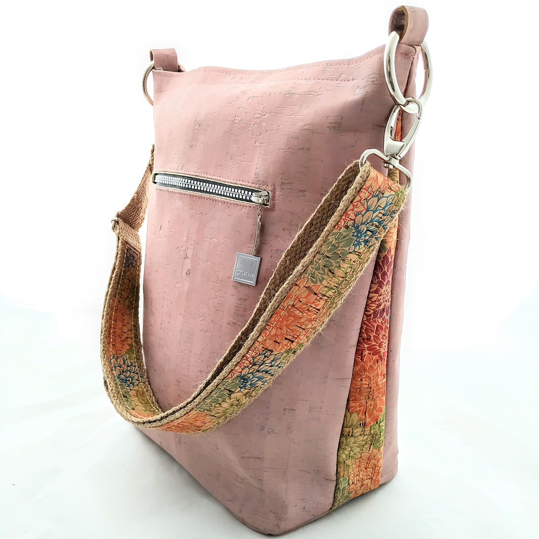 Tikiwe®LadyAsta, Rosé, Seitenansicht, Totebag aus Kork, handmade. limitiert