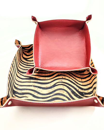 Schreibtischset aus Kork mit Tigerprint und rotem Kaktusleder, handmade in Germany by Tikiwe-Taschen aus Kork
